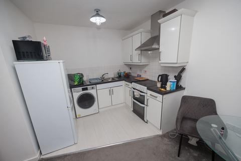 2 bedroom flat for sale, Meadowgate, Wigan WN6