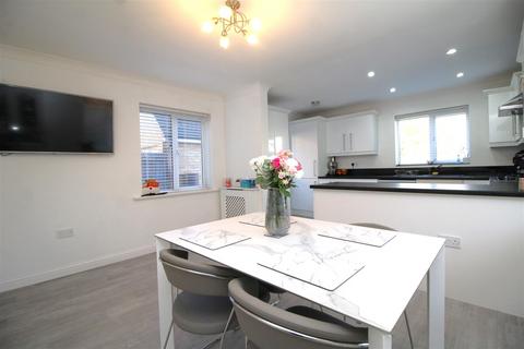 4 bedroom detached house for sale, Standish Court, Peterborough