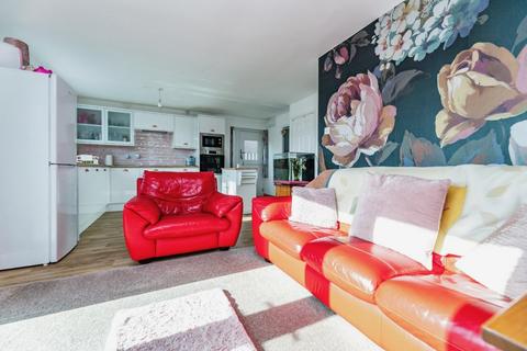 6 Wendel Grove, Elsecar, Barnsley, S74 8DU