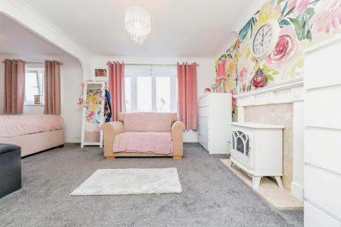 6 Wendel Grove, Elsecar, Barnsley, S74 8DU