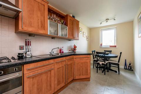 24/15 Springfield Street, Edinburgh, EH6 5DE