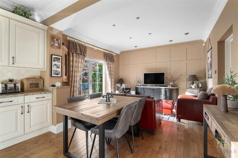 undefined, Longdon Court, Evesham WR11