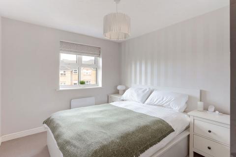 90 Basevi Way, London, SE8 3JS
