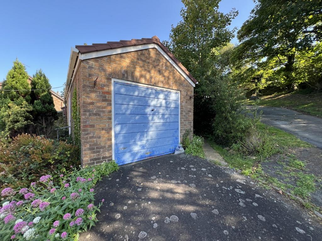 Detached Single Garage