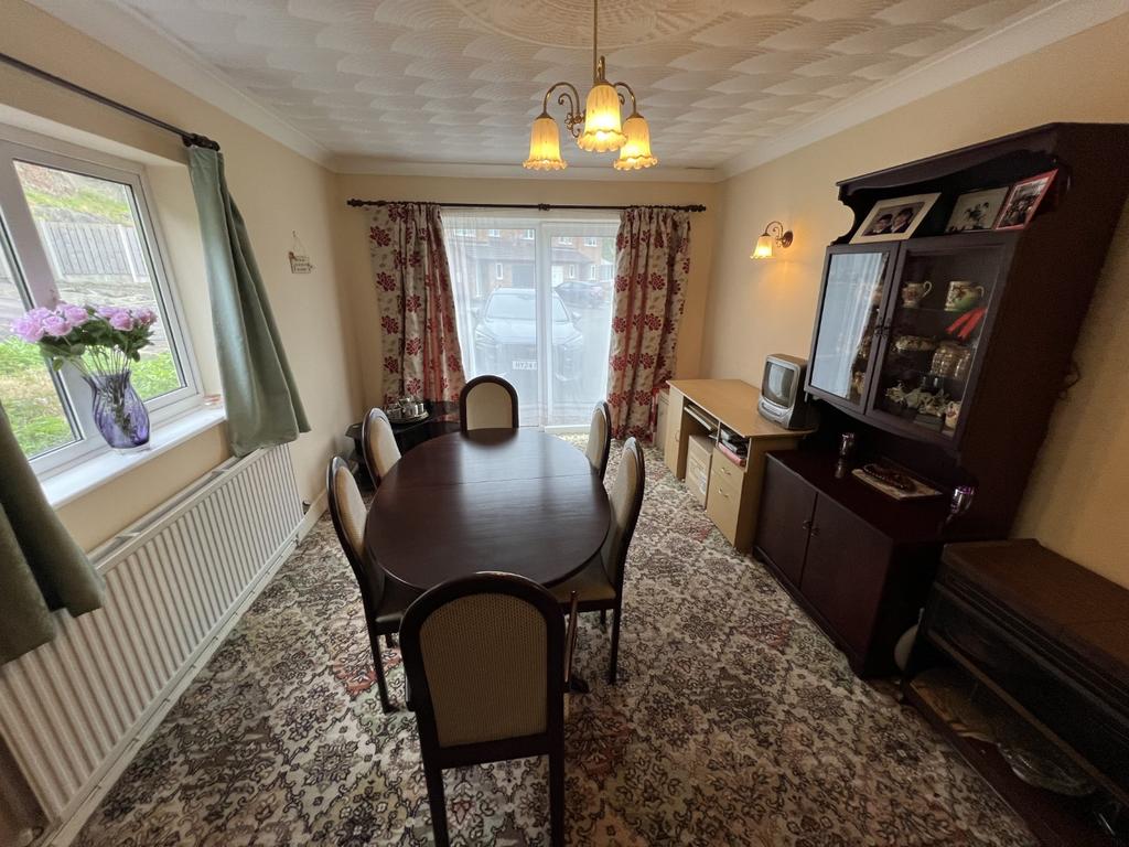Dining Room / Bedroom 4