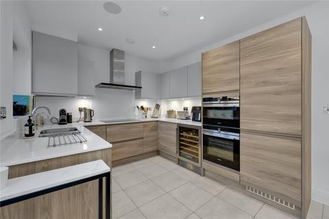 12 Carleton Avenue, East Molesey, KT8 0AL