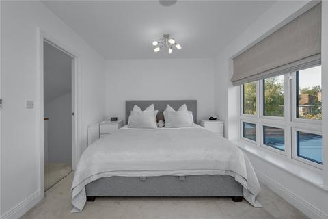 12 Carleton Avenue, East Molesey, KT8 0AL