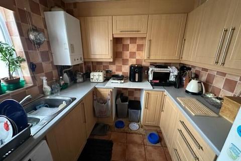 2 bedroom flat for sale, Colne Court, East Tilbury, Tilbury, RM18