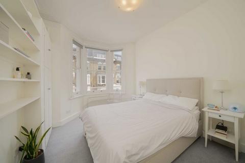 2 bedroom flat for sale, Radipole Road, London SW6