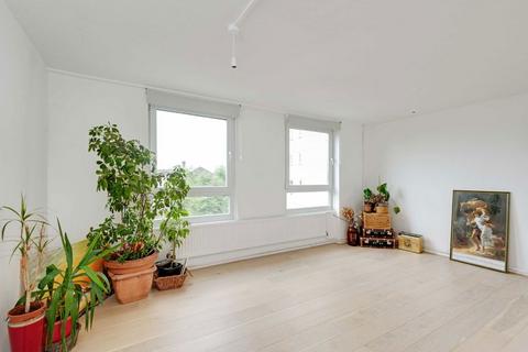 2 bedroom flat for sale, Clem Attlee Court, London SW6