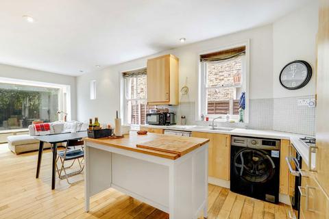 2 bedroom flat for sale, Niton Street, London SW6