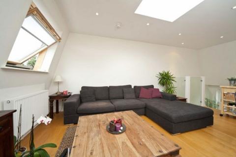 2 bedroom flat to rent, Chesson Road, London W14