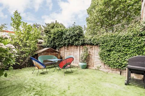 3 bedroom flat for sale, Dawes Road, London SW6