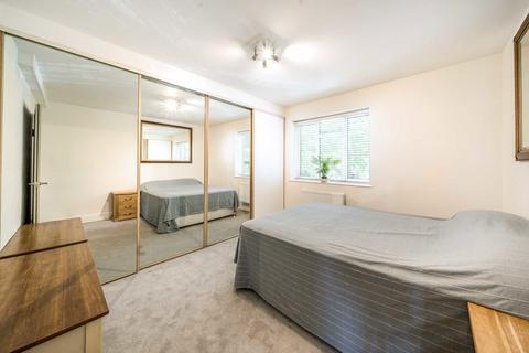 3 bedroom flat for sale, Bishops Road, London SW6