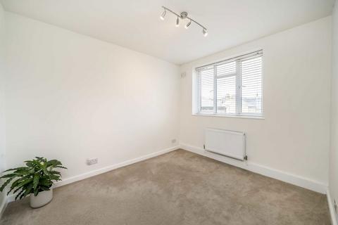 3 bedroom flat for sale, Bishops Road, London SW6