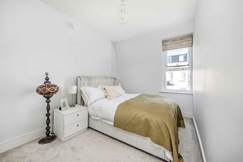 2 bedroom flat for sale, Chesilton Road, London SW6