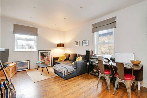 2 bedroom flat to rent, Danehurst Street, Fulham SW6