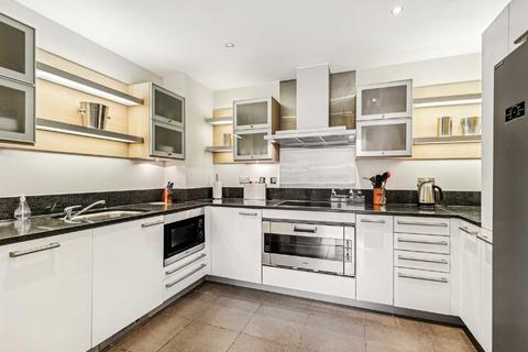 3 bedroom flat for sale, Lensbury Avenue, London SW6