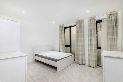 3 bedroom flat for sale, Lillie Road, London SW6