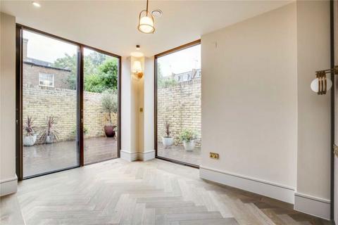 3 bedroom flat to rent, Edith Row, London SW6