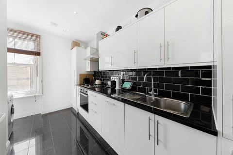 2 bedroom flat to rent, Fulham Road, Fulham SW6