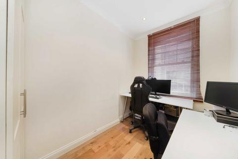 2 bedroom flat to rent, Fulham Road, Fulham SW6