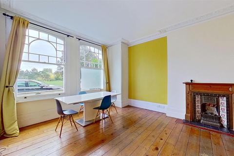 2 bedroom flat to rent, Elmbourne Road, London