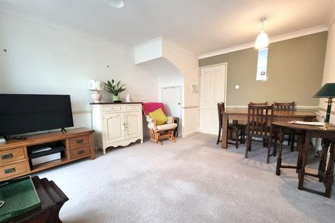 2 bedroom semi-detached house to rent, South Millers Dale