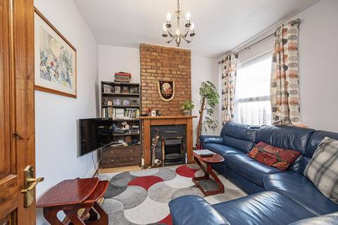 3 bedroom flat for sale, Kettlebaston Road, Leyton, London, E10