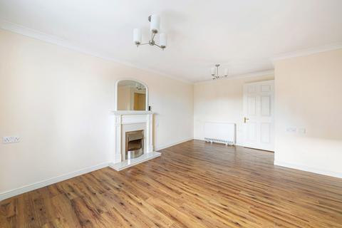 1 bedroom flat for sale, Limpsfield Road, Warlingham CR6