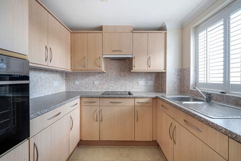 1 bedroom flat for sale, Limpsfield Road, Warlingham CR6