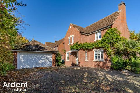 4 bedroom detached house for sale, Memory Close, Maldon