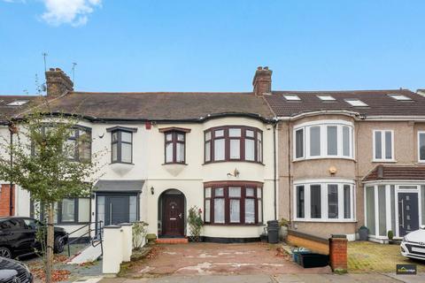 3 bedroom terraced house for sale, Grangeway Gardens, Redbridge, IG4 5HN