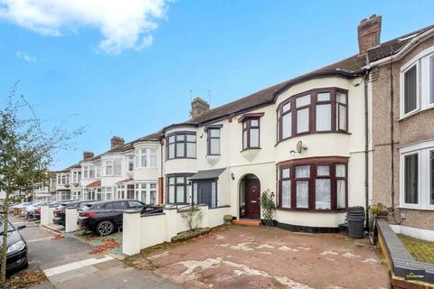 3 bedroom terraced house for sale, Grangeway Gardens, Redbridge, IG4