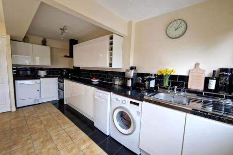 9 Roseway, Rugeley, WS15 2XN