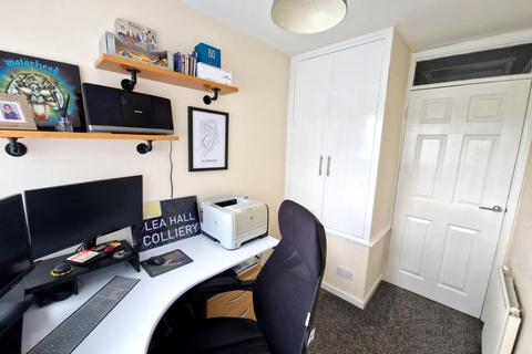 9 Roseway, Rugeley, WS15 2XN