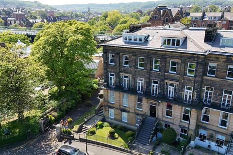 2 bedroom apartment for sale, The Crescent, Scarborough YO11