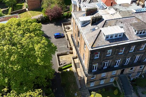2 bedroom apartment for sale, The Crescent, Scarborough YO11