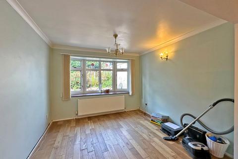 40 Bratch Park, Wombourne, Wolverhampton, WV5 8DF