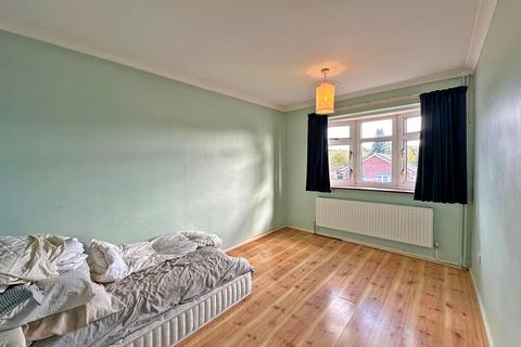 40 Bratch Park, Wombourne, Wolverhampton, WV5 8DF