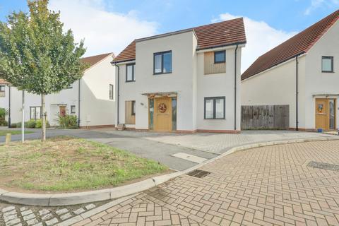 4 bedroom detached house for sale, Cole Avenue, Southend-on-sea, SS2