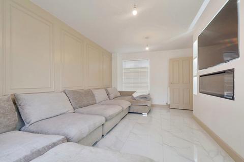 4 bedroom detached house for sale, Cole Avenue, Southend-on-sea, SS2