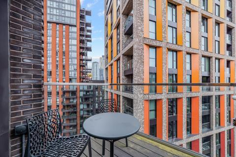 2 bedroom flat for sale, Glacier House, The Residence, Nine Elms, SW11