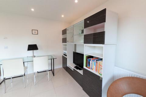 2 bedroom apartment for sale, Modern Two Bedroom Apartment  Parking Space Welsh Harp Nature Reserve  NW9