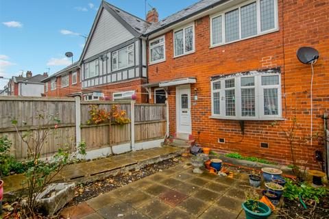 3 bedroom terraced house for sale, Stanningley Road, Leeds