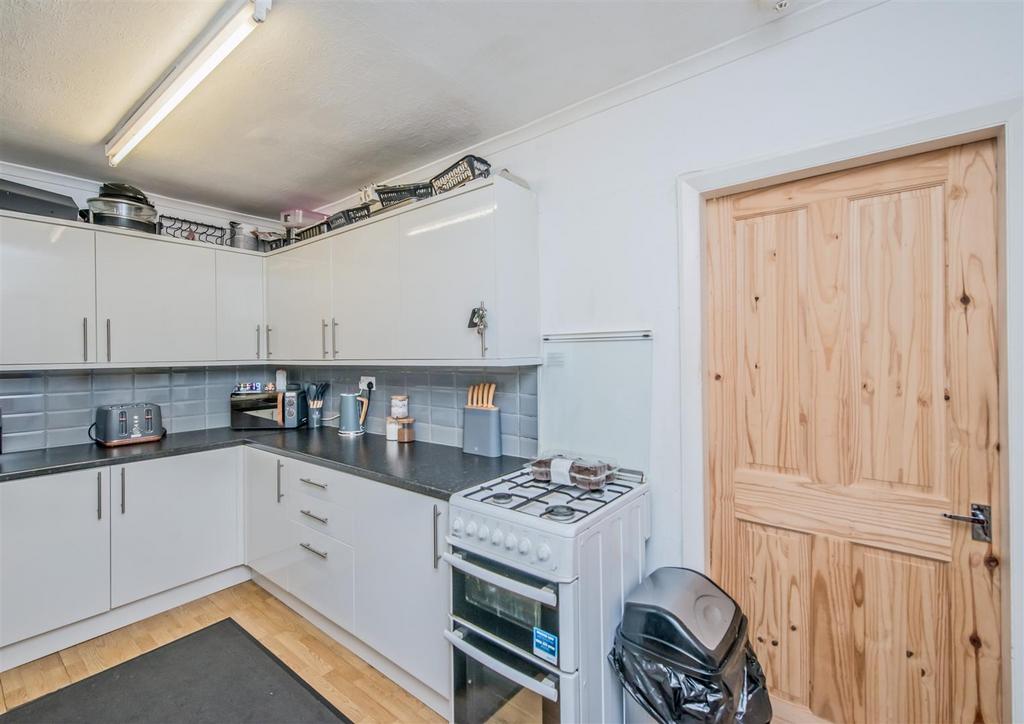 Fitted Dining / Breakfast Kitchen: