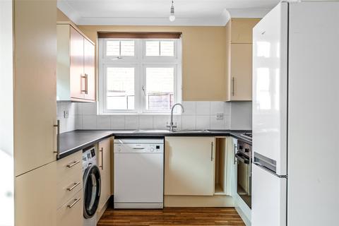 6 Cleardene, Dorking, RH4 2BY