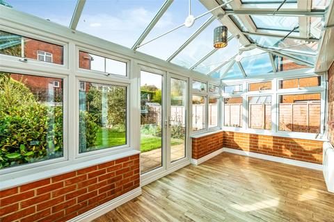6 Cleardene, Dorking, RH4 2BY