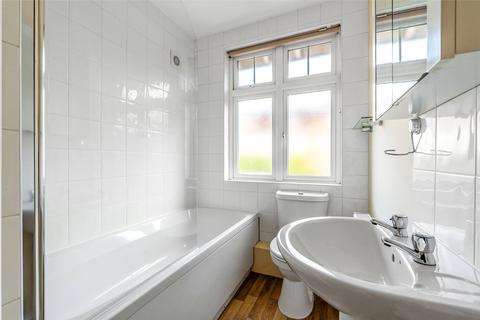 6 Cleardene, Dorking, RH4 2BY