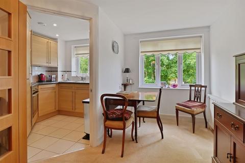 2 bedroom apartment for sale, Penlee Close, Edenbridge